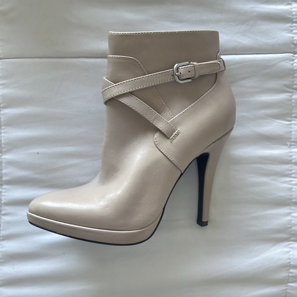 Brand new Nine West booties size 5 - Picture 5 of 7
